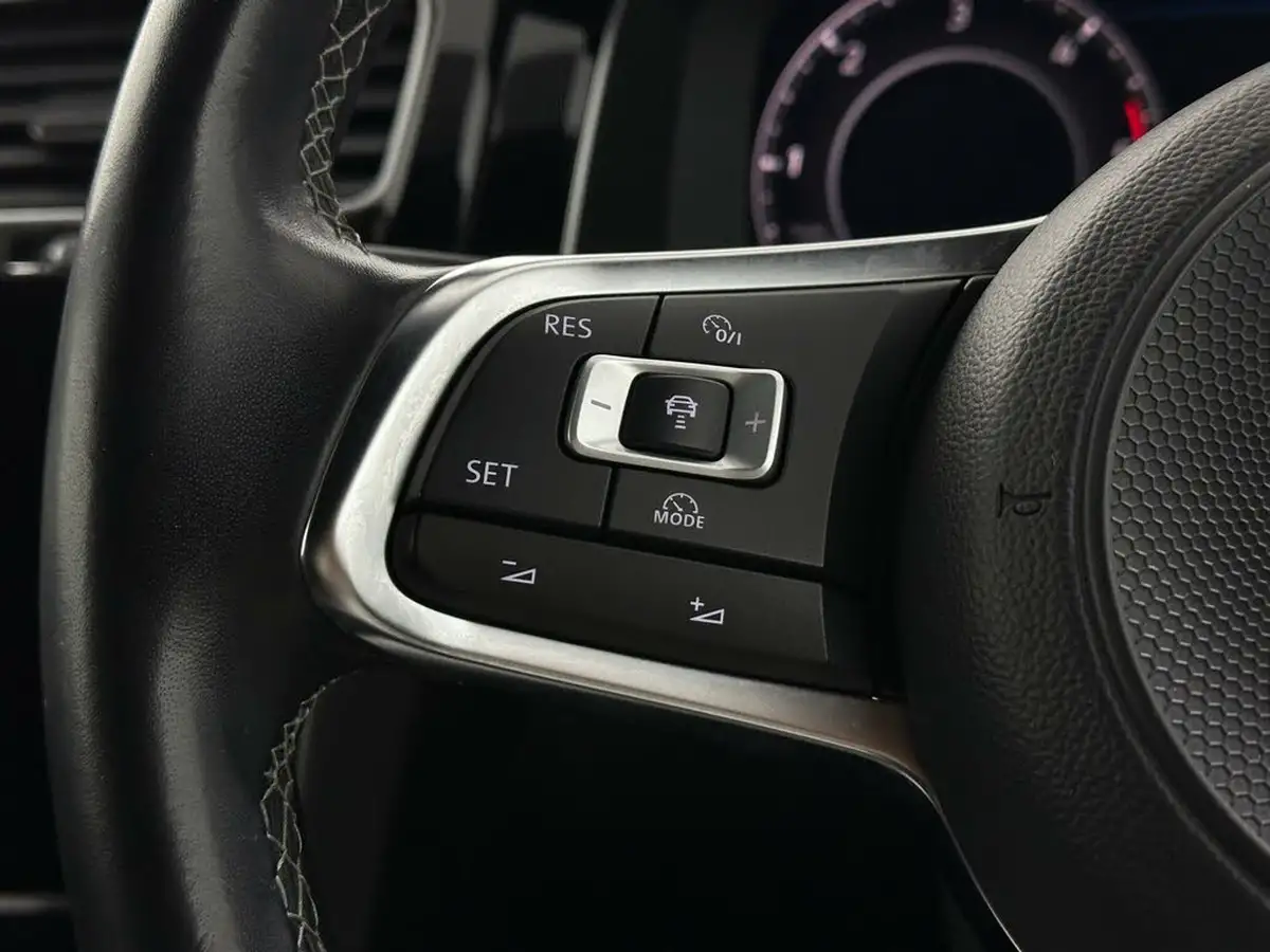 2018-volkswagen-golf-20tdi-gtd-hatchback-5d-big-11