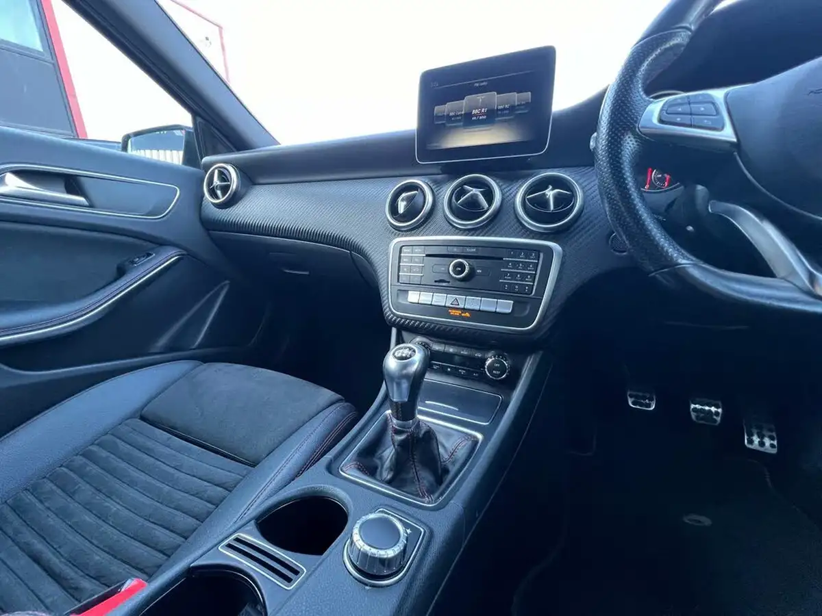 2016-mercedes-benz-a-class-15d-a180d-amg-line-ss-big-27