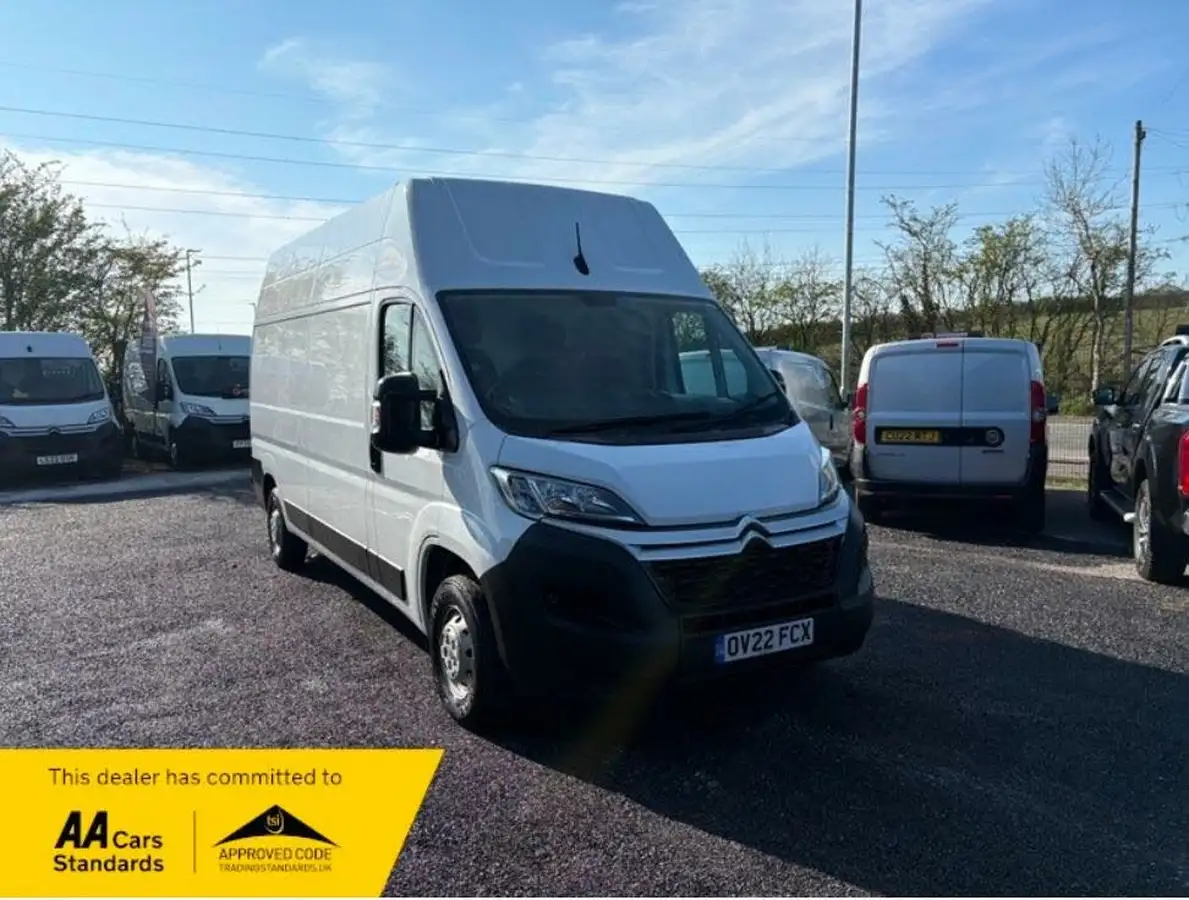 2022-citroen-relay-22bluehdi-35-l3h3-enterprise-big-0