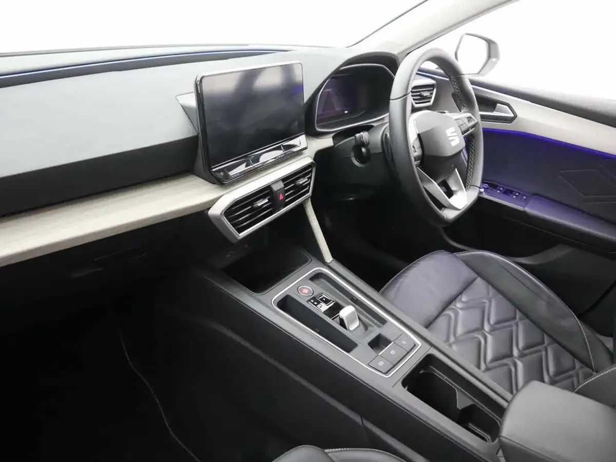2021-seat-leon-14-e-hybrid-xcellence-lux-hatchback-big-8