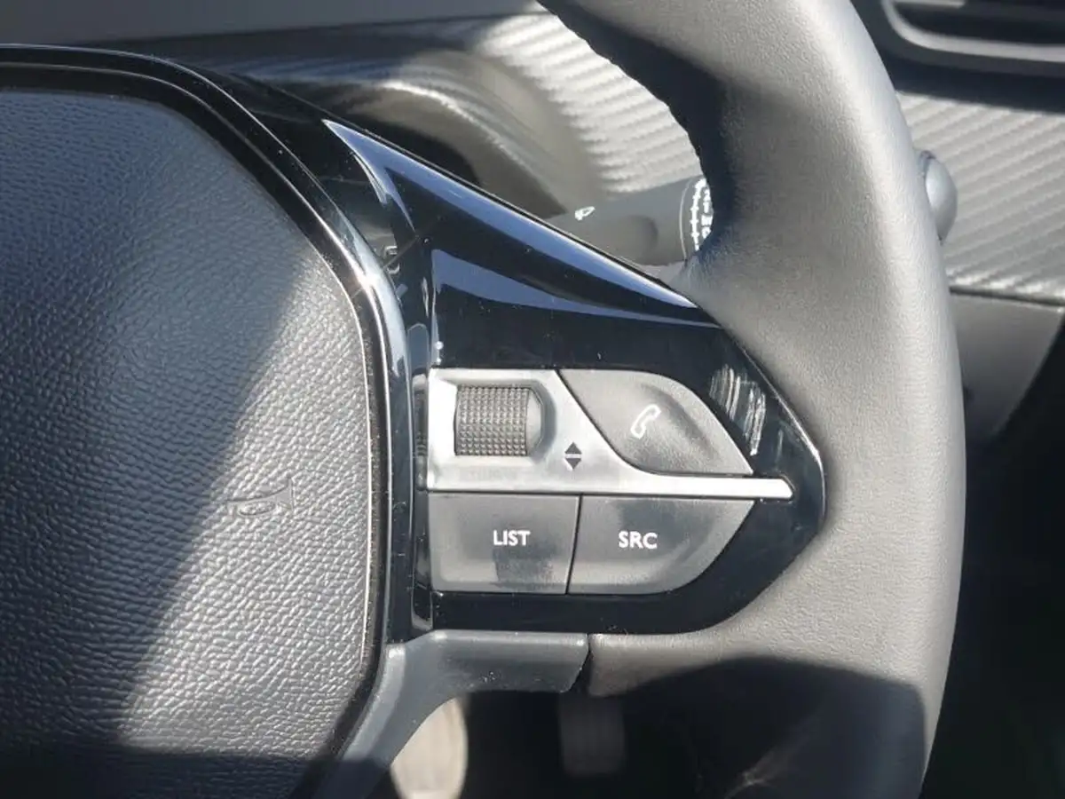 2025-peugeot-2008-suv-12-puretech-allure-130ps-big-17