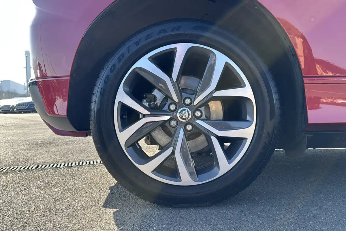 2024-jaguar-i-pace-ev400-r-dynamic-hse-black-big-6