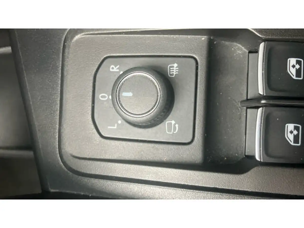 2024-volkswagen-t-roc-15-tsi-style-hatchback-5d-big-24