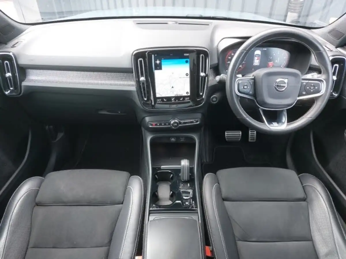 2019-volvo-xc40-20-t4-r-design-pro-big-2