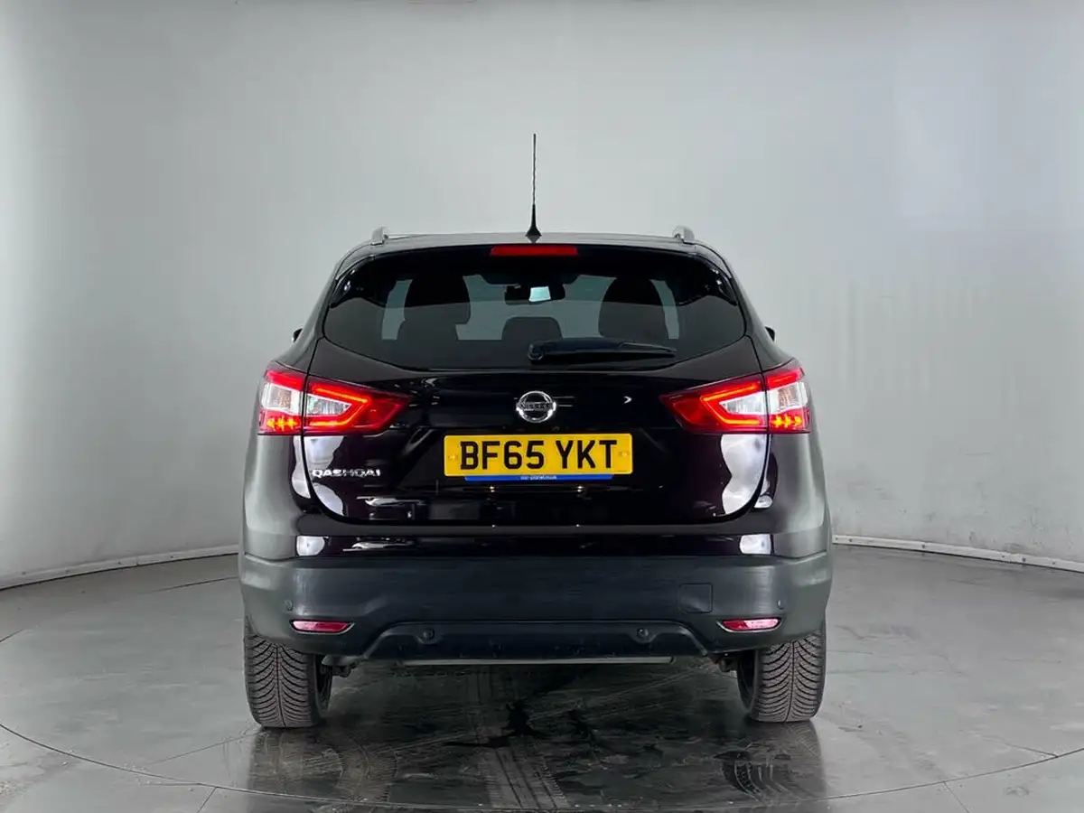 2015-nissan-qashqai-16dci-tekna-xtronic-cvt-big-4
