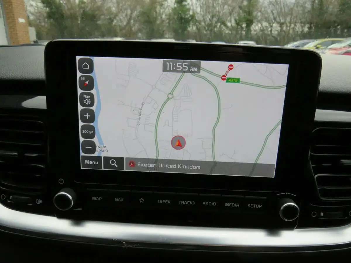 2022-kia-stonic-10-t-gdi-connect-big-11