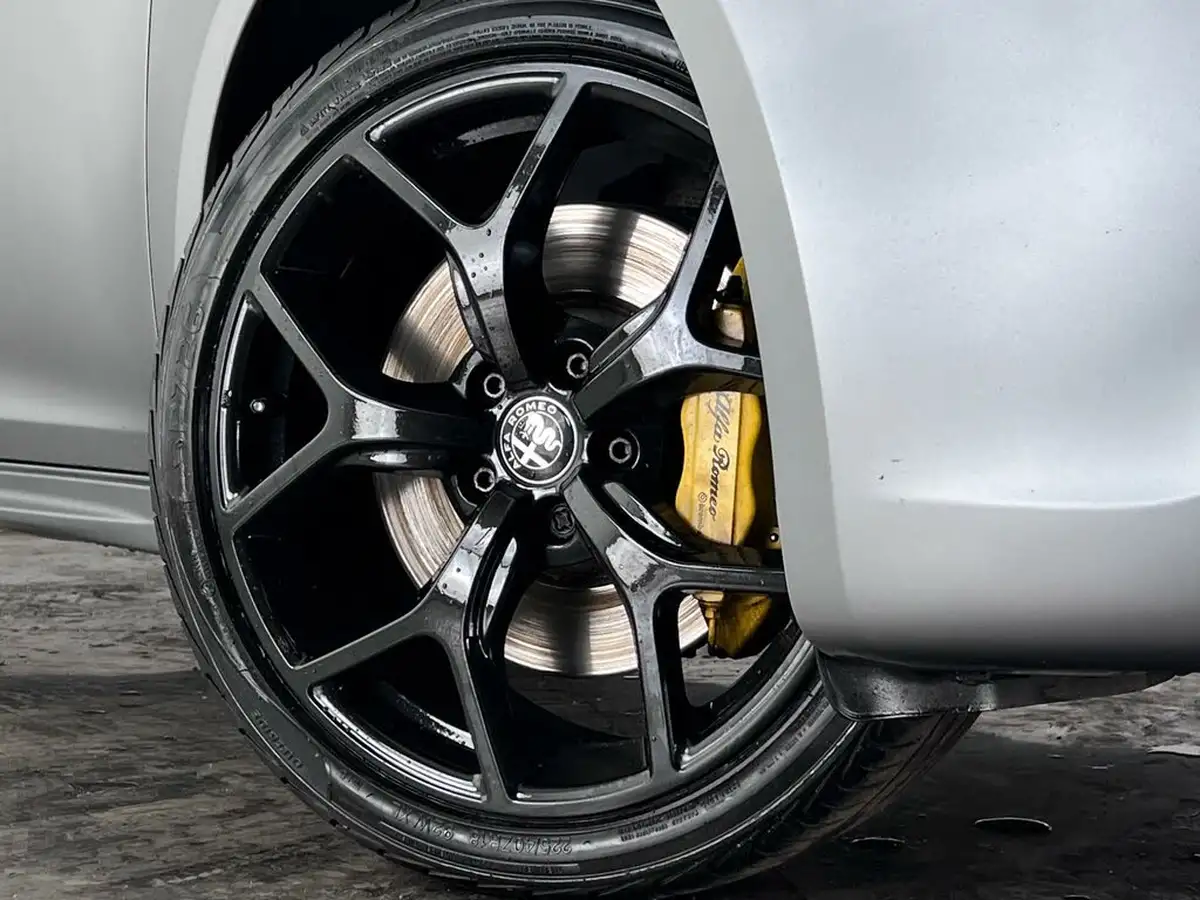 2019-alfa-romeo-giulietta-20jtdm-2-veloce-big-32