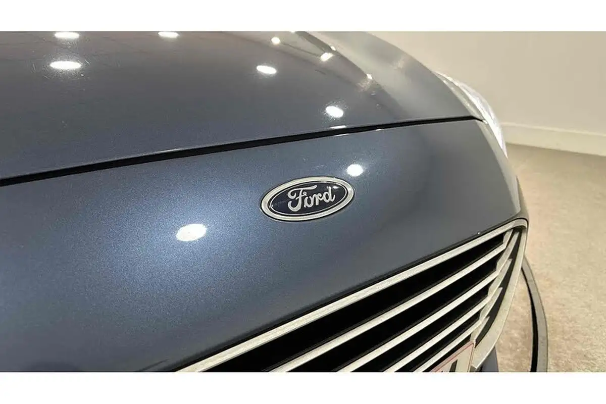 2019-ford-focus-10t-titanium-ss-hatchback-big-13