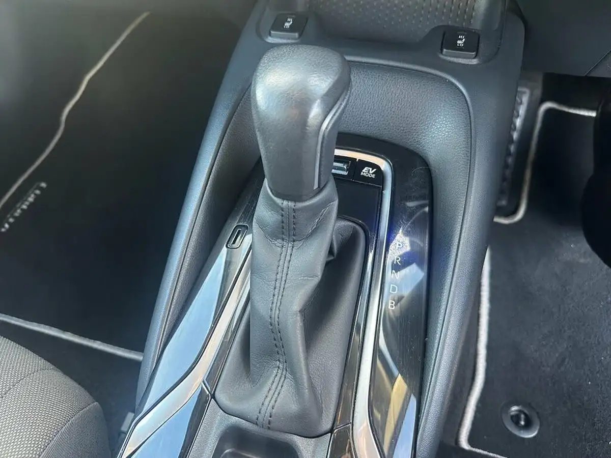 2020-toyota-corolla-18-vvt-i-icon-tech-saloon-4d-big-34