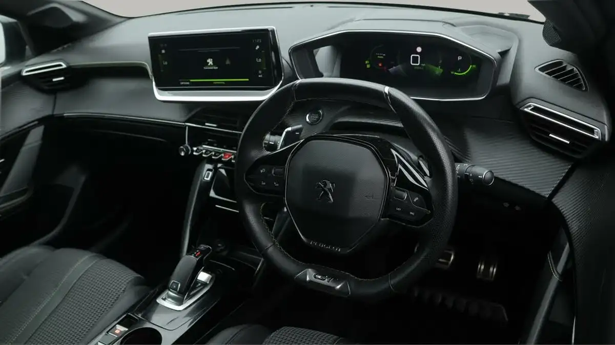 2020-peugeot-208-12-puretech-gt-line-100bhp-eat8-big-9