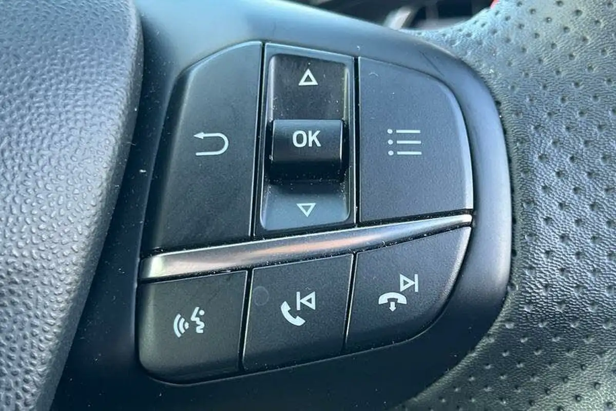2022-ford-fiesta-10t-st-line-100ps-5d-big-39