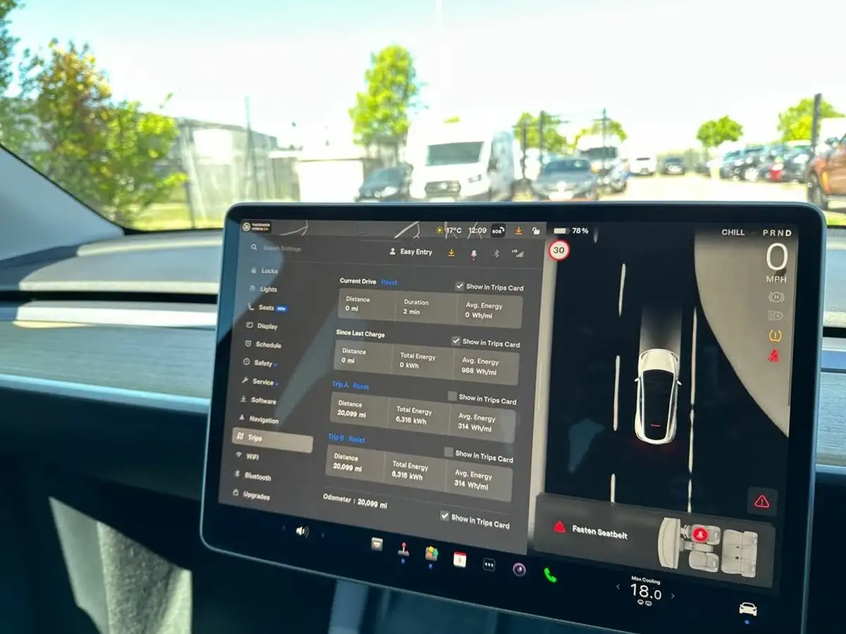 2023-tesla-model-y-e-performance-big-17