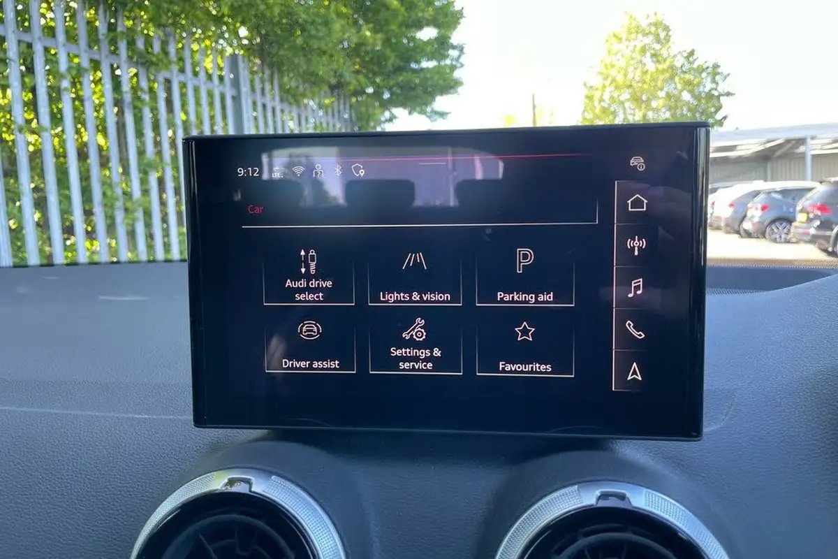 2025-audi-q2-15-35-tfsi-sport-big-43
