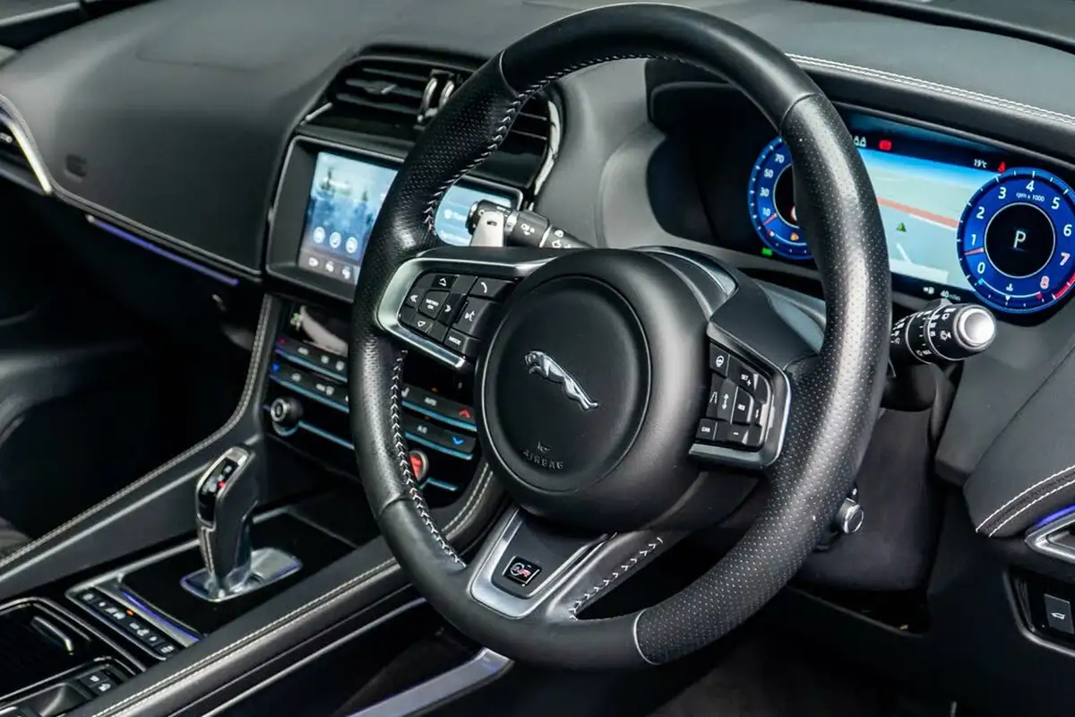 2020-jaguar-f-pace-50-v8-sc-svr-big-26