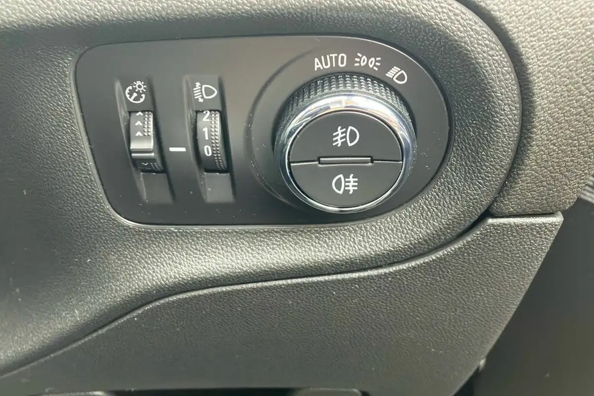2019-vauxhall-grandland-x-12-sri-nav-auto-big-20