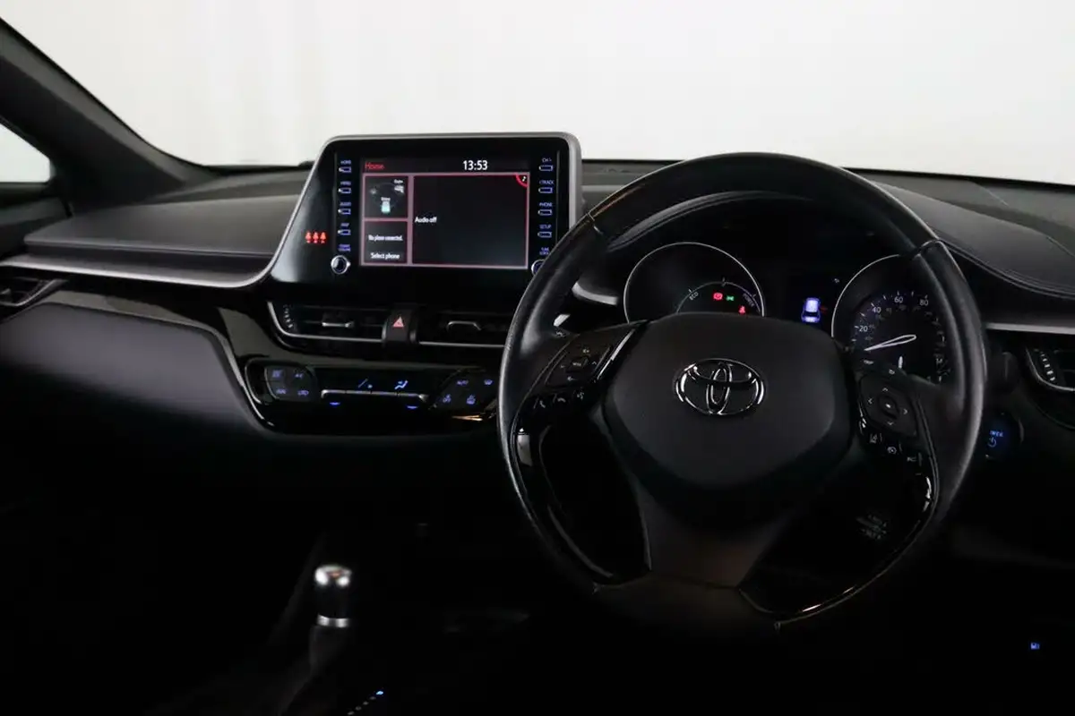 2020-toyota-c-hr-18-vvt-i-icon-parking-pack-big-14