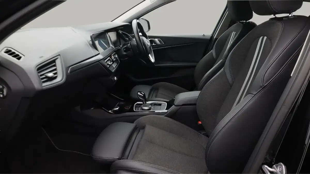2022-bmw-1-series-15td-116d-sport-dct-big-14