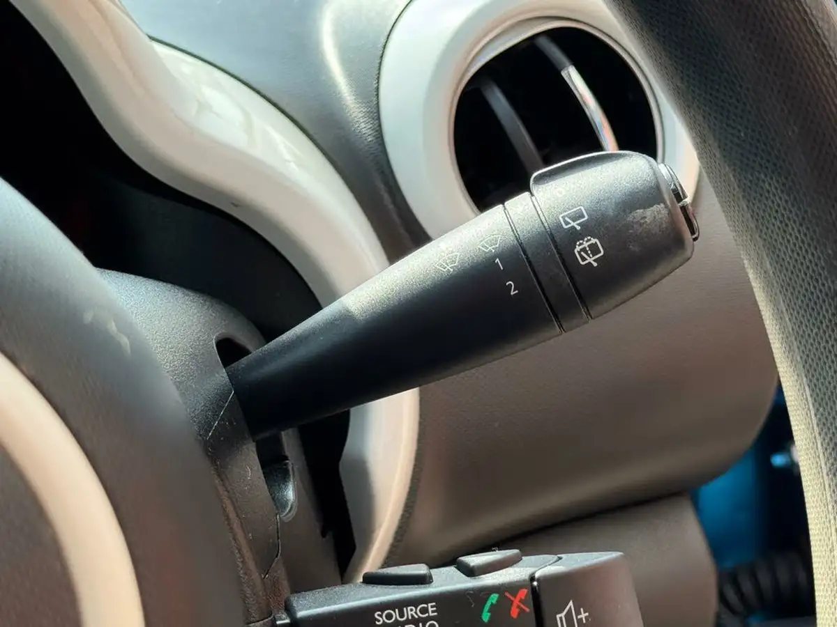 2015-renault-twingo-10-sce-play-big-24