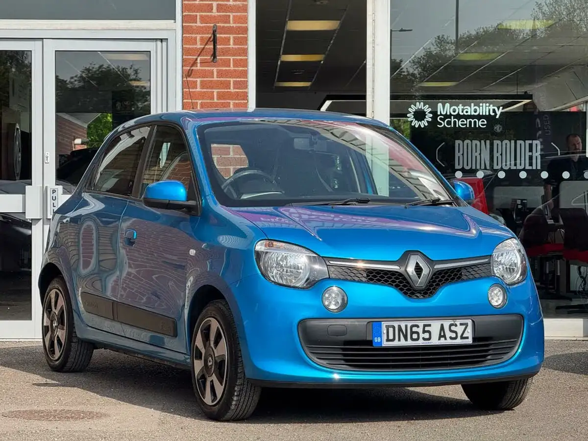 2015-renault-twingo-10-sce-play-big-0