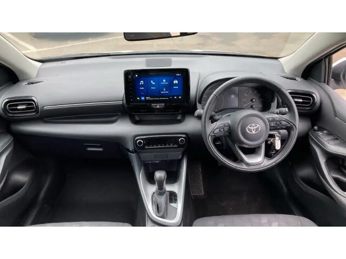 2024-toyota-yaris-15-vvt-i-icon-big-4