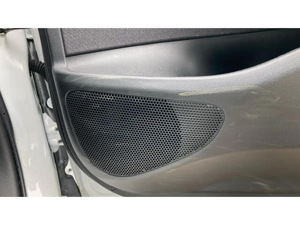2024-toyota-yaris-15-vvt-i-icon-big-32