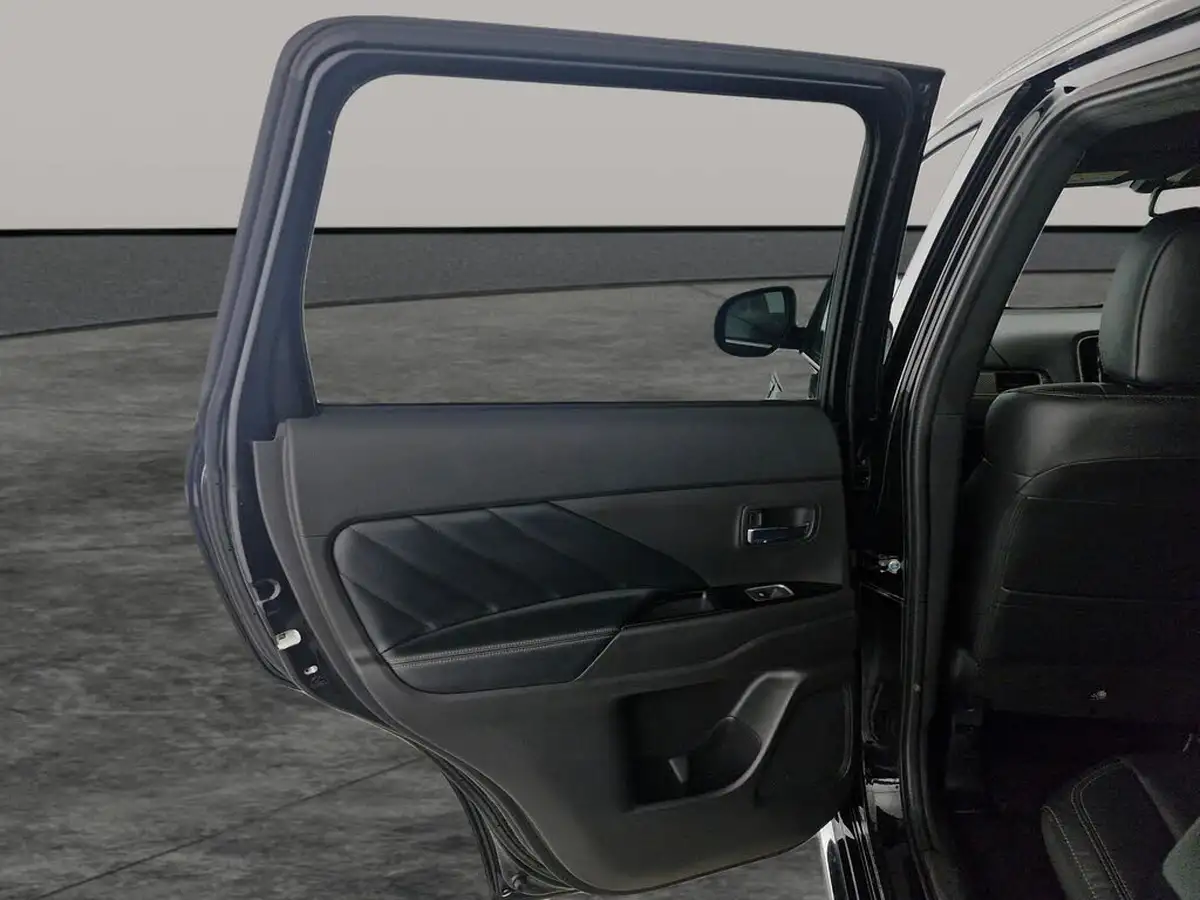 2021-mitsubishi-outlander-24-dynamic-phev-big-13