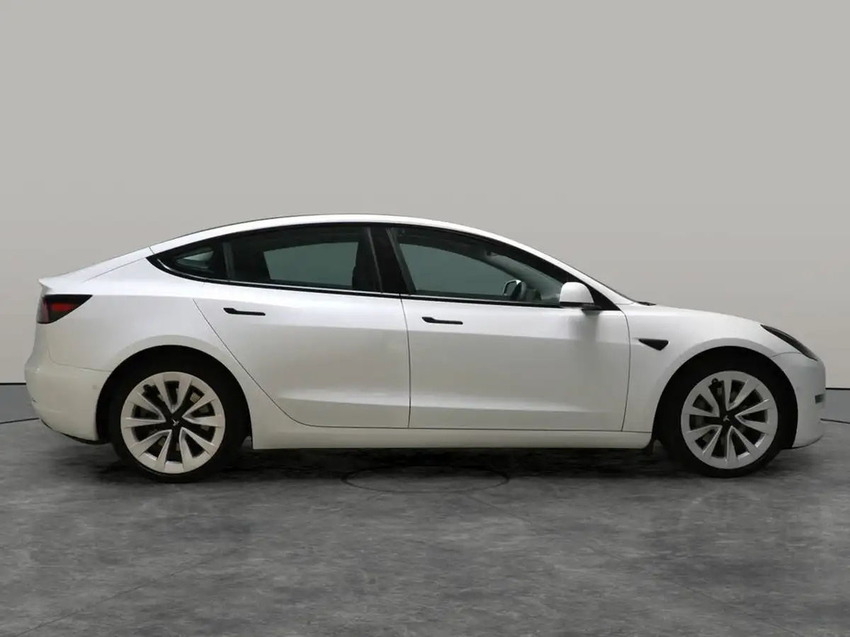 2021-tesla-model-3-e-long-range-4x4-big-10