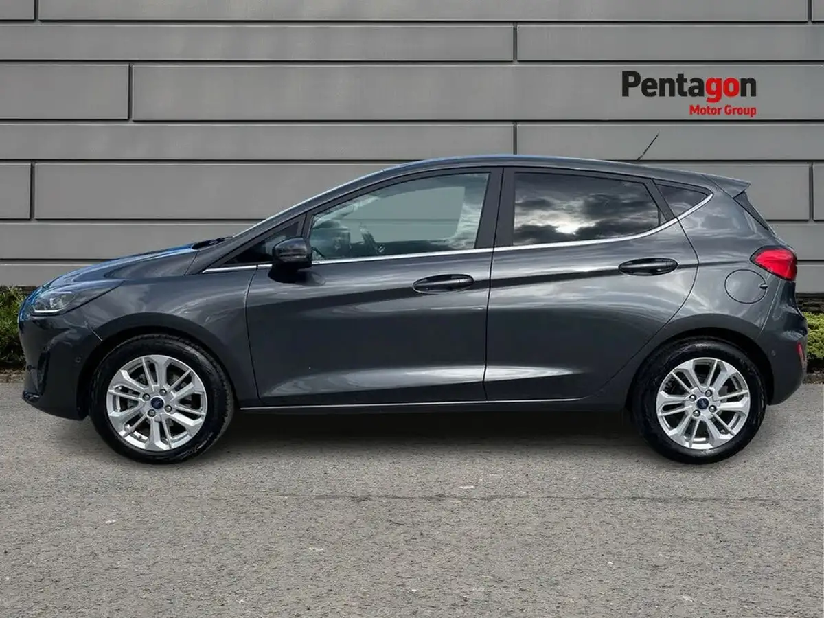 2022-ford-fiesta-10t-titanium-125ps-hybrid-mhev-big-11