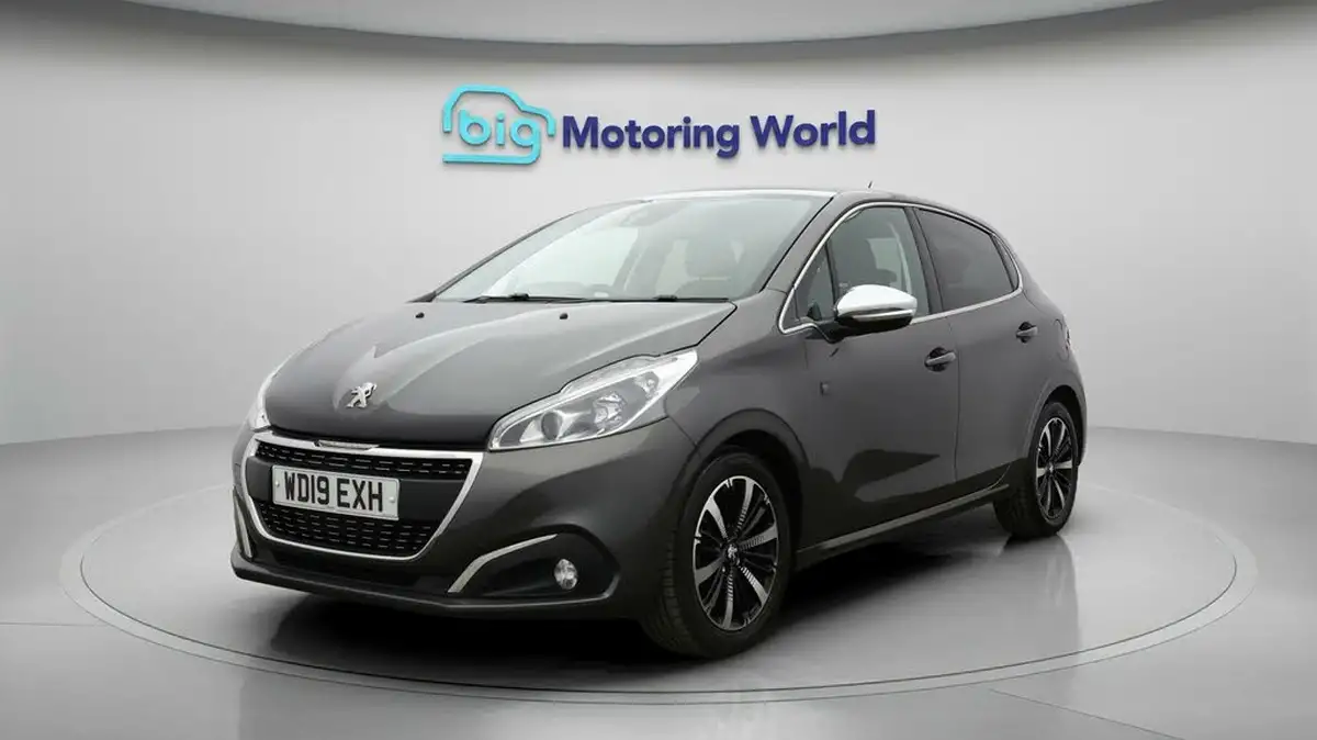 2019-peugeot-208-12-puretech-tech-edition-82bhp-big-2
