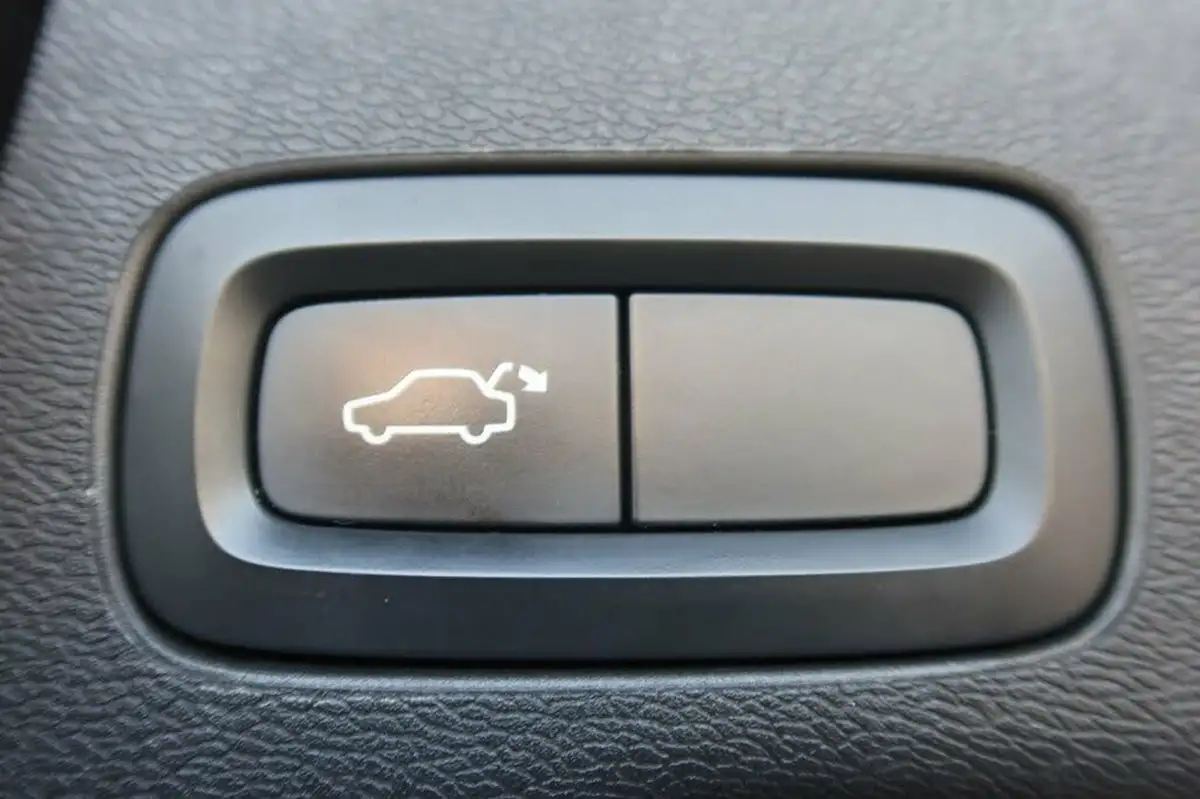 2021-volvo-xc60-20td-b4-r-design-big-7