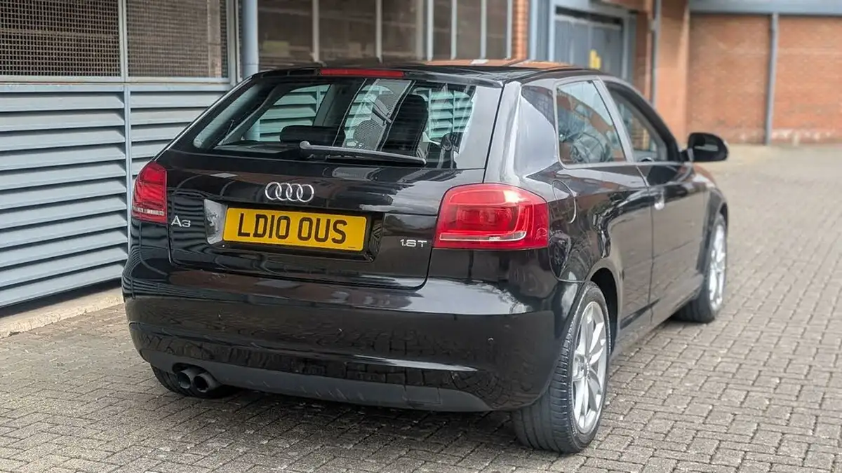 2010-audi-a3-18-sport-hatchback-3d-s-tronic-big-21