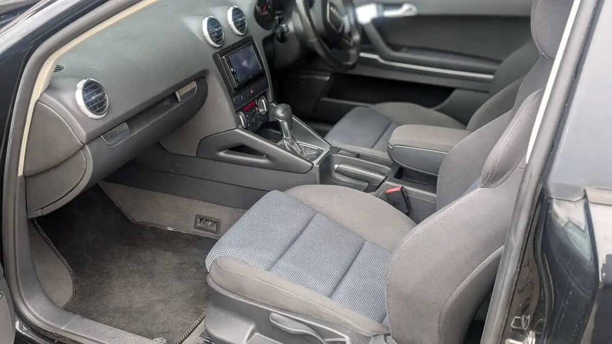 2010-audi-a3-18-sport-hatchback-3d-s-tronic-big-49