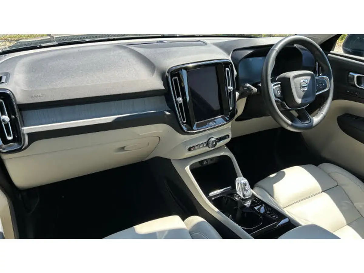 2022-volvo-xc40-15-t5-inscription-pro-big-3