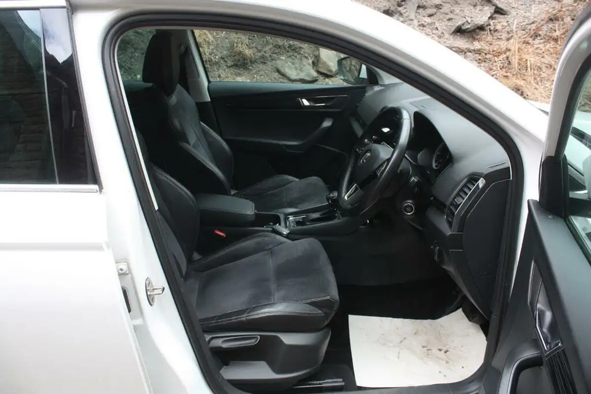 2018-skoda-karoq-20tdi-scr-se-l-dsg-big-7