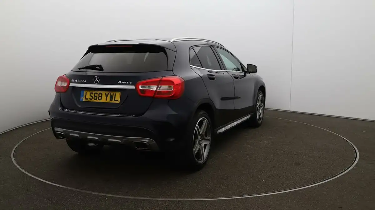 2018-mercedes-benz-gla-class-21d-gla-220d-amg-line-177ps-ss-big-47