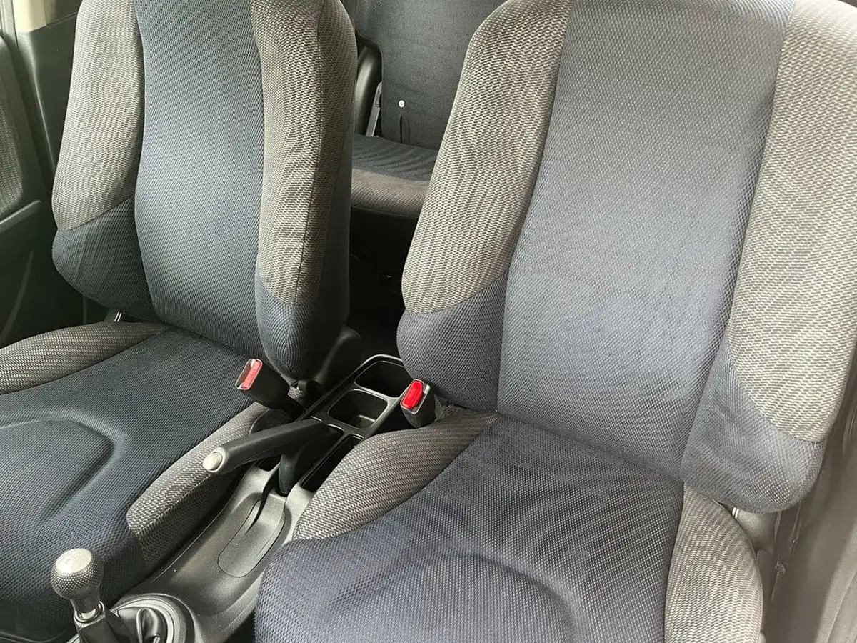 2012-honda-jazz-14-es-big-36
