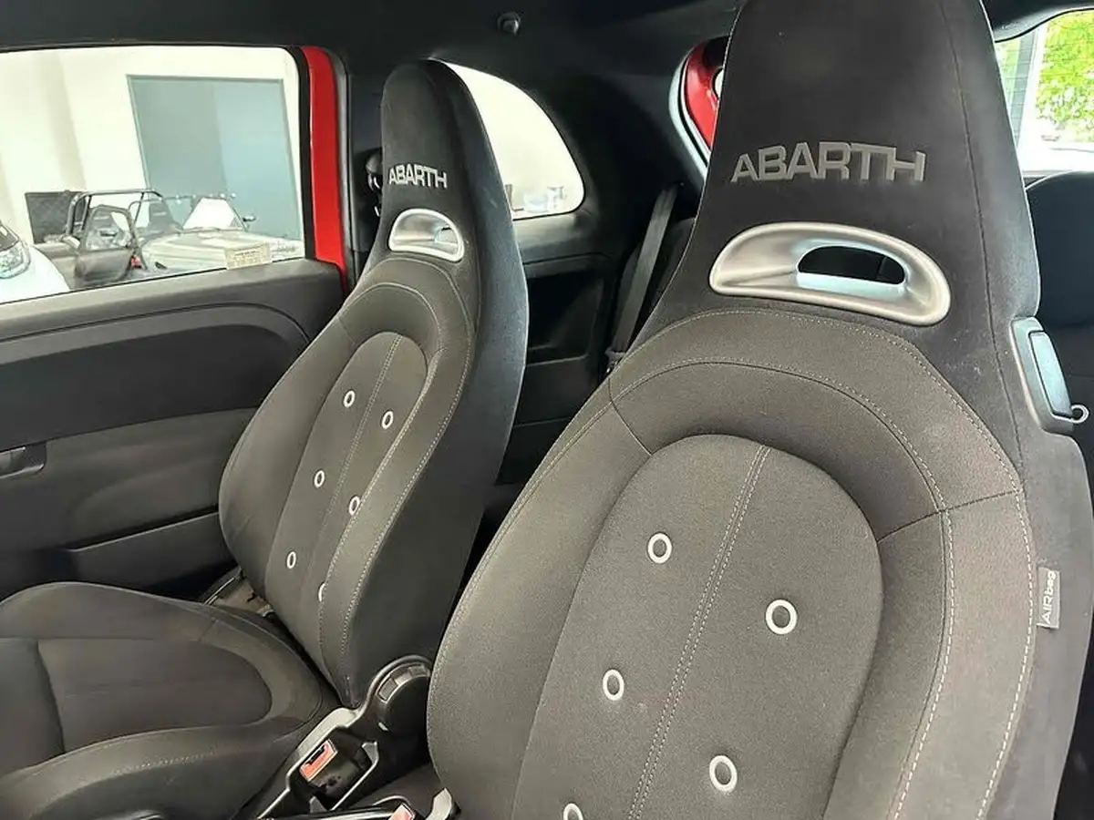 2016-abarth-595-14-tjet-big-11