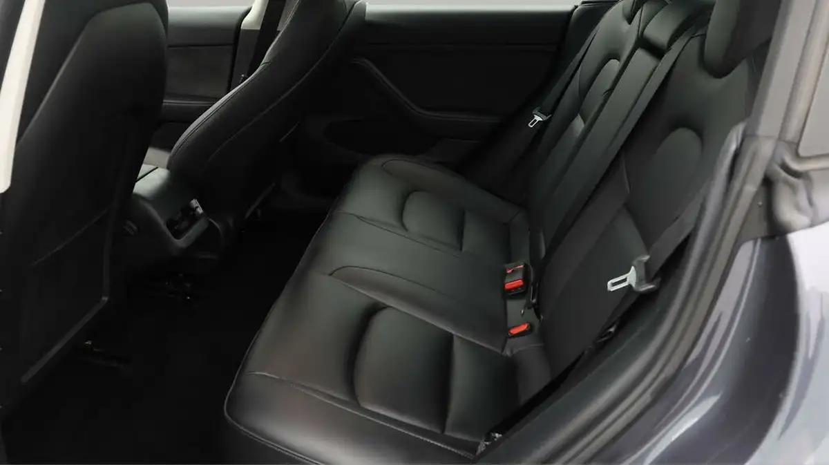 2021-tesla-model-3-e-long-range-awd-big-15