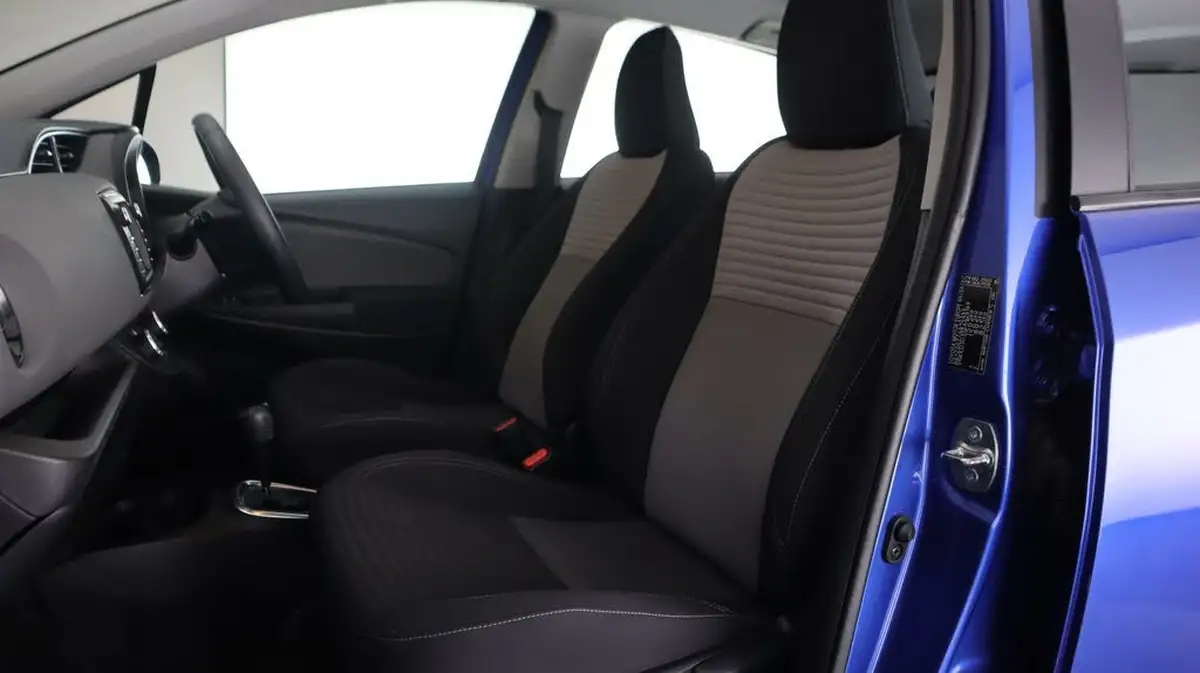 2020-toyota-yaris-15-vvt-i-icon-tech-98bhp-hybrid-1497cc-e-cvt-big-13