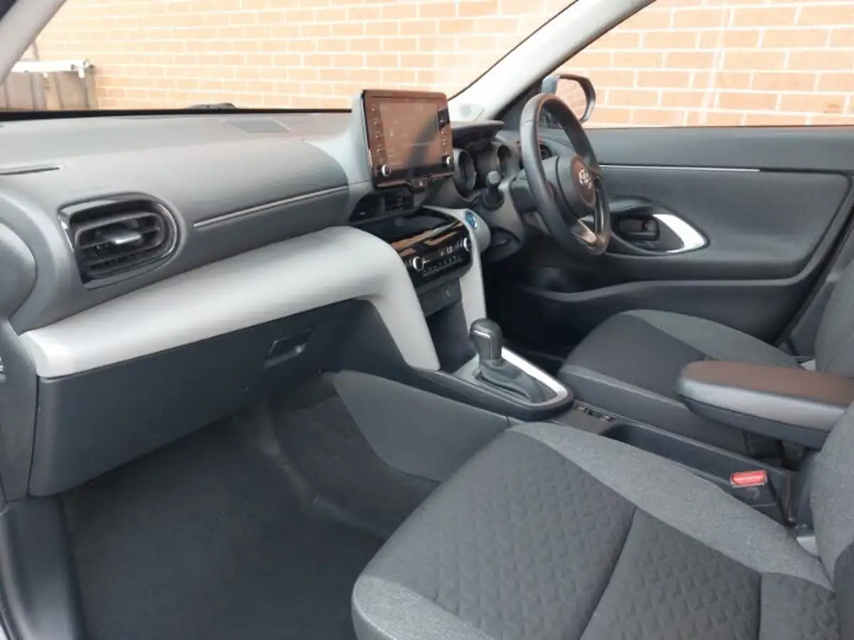 2022-toyota-yaris-cross-15-vvt-i-icon-big-4