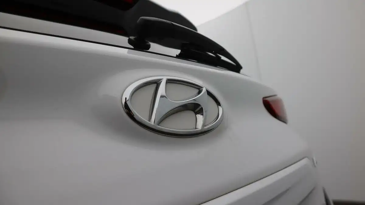 2022-hyundai-kona-e-premium-204ps-64kwh-7kw-obc-big-22