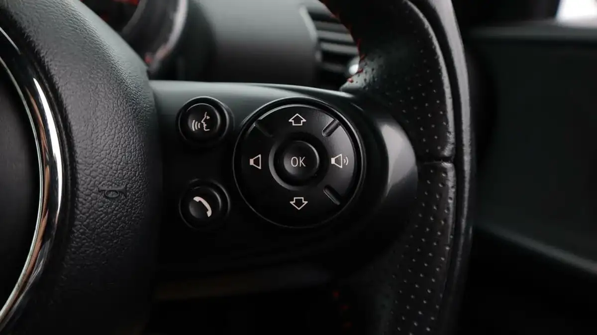 2019-mini-clubman-20-cooper-s-sport-comfort-big-25