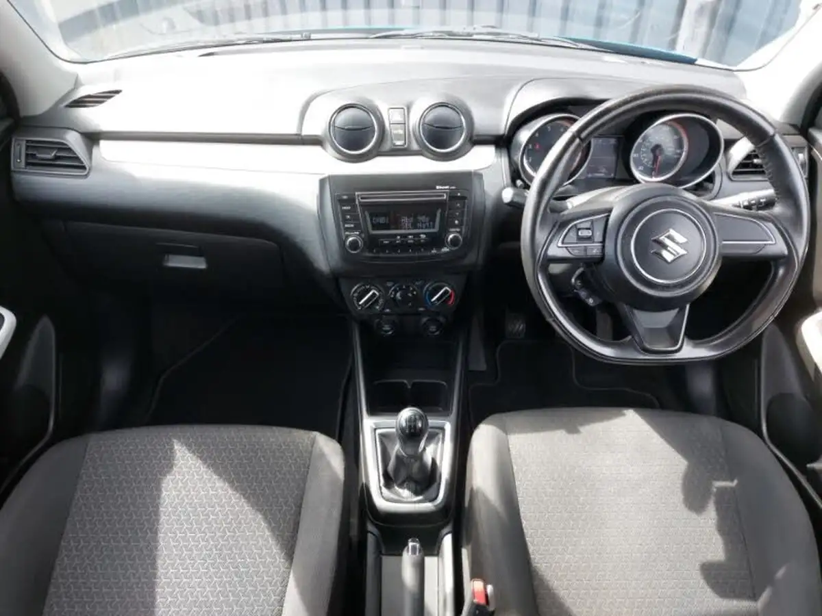2019-suzuki-swift-12-dualjet-attitude-big-2