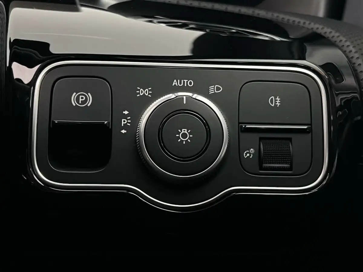 2019-mercedes-benz-a-class-20-a35-amg-premium-plus-hatchback-5d-big-21