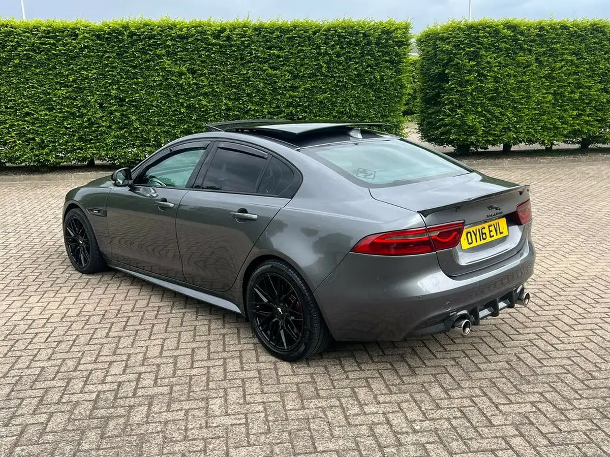 2016-jaguar-xe-20i-r-sport-240ps-big-5