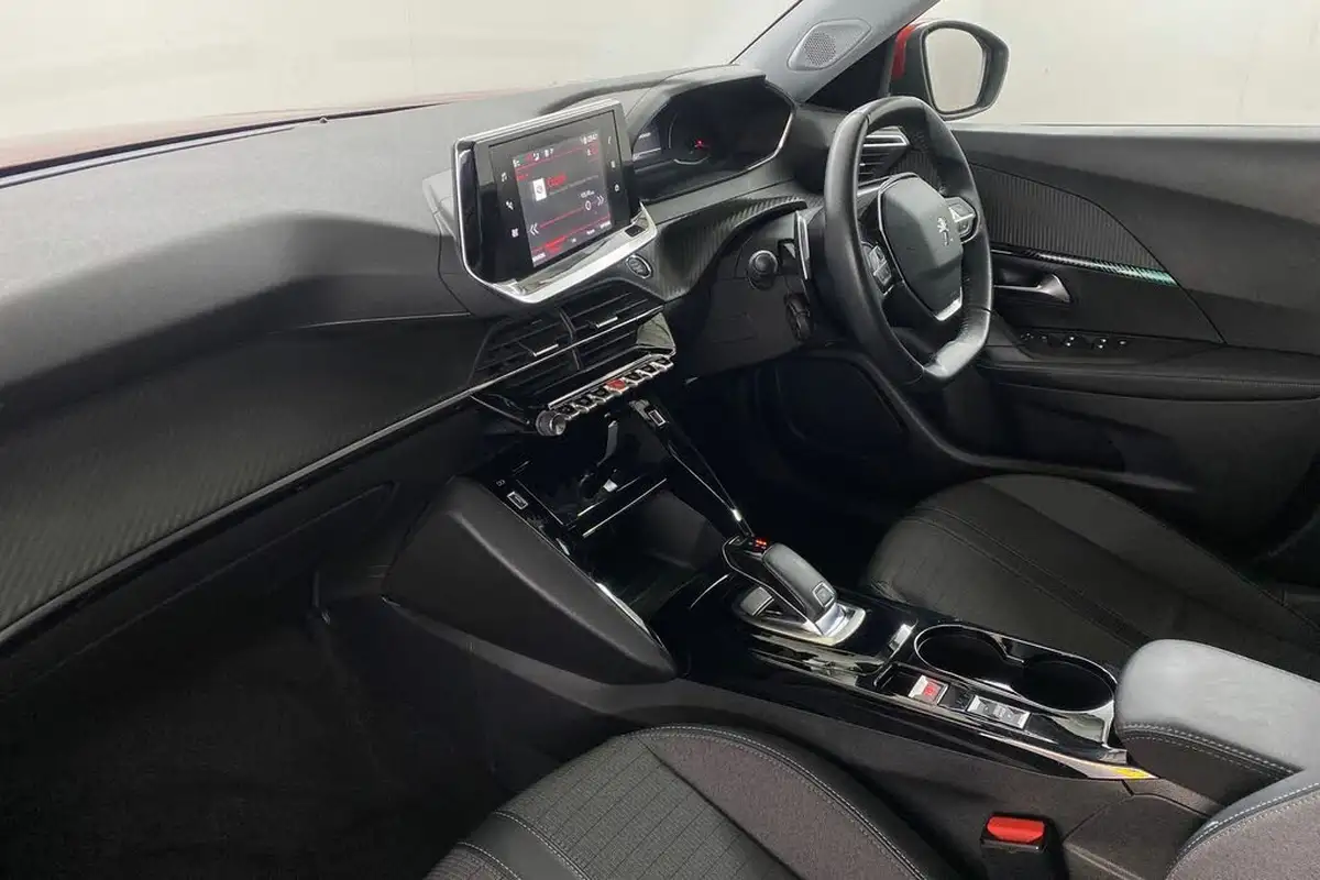 2021-peugeot-2008-suv-12-puretech-allure-130bhp-eat8-big-11