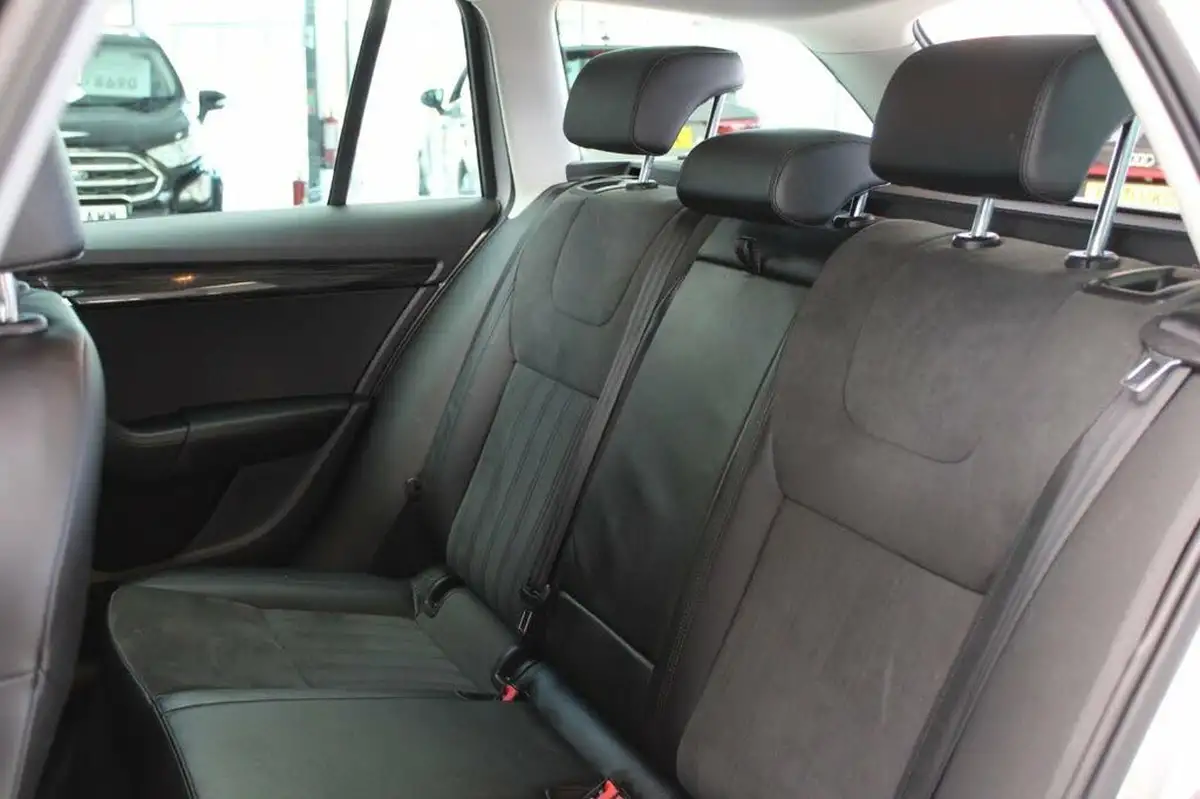 2019-skoda-octavia-20tdi-se-l-estate-big-21