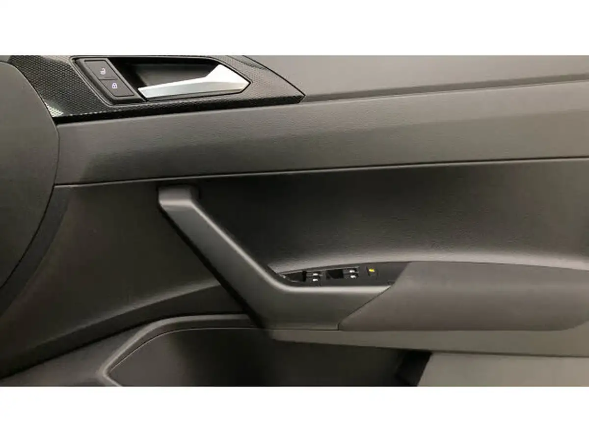 2022-volkswagen-polo-10-tsi-life-big-18