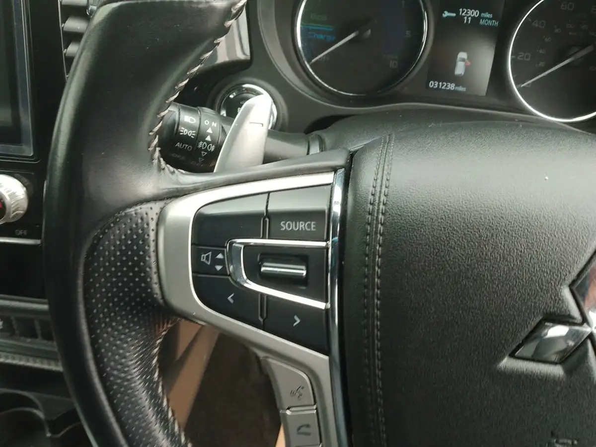 2019-mitsubishi-outlander-24-dynamic-phev-big-35