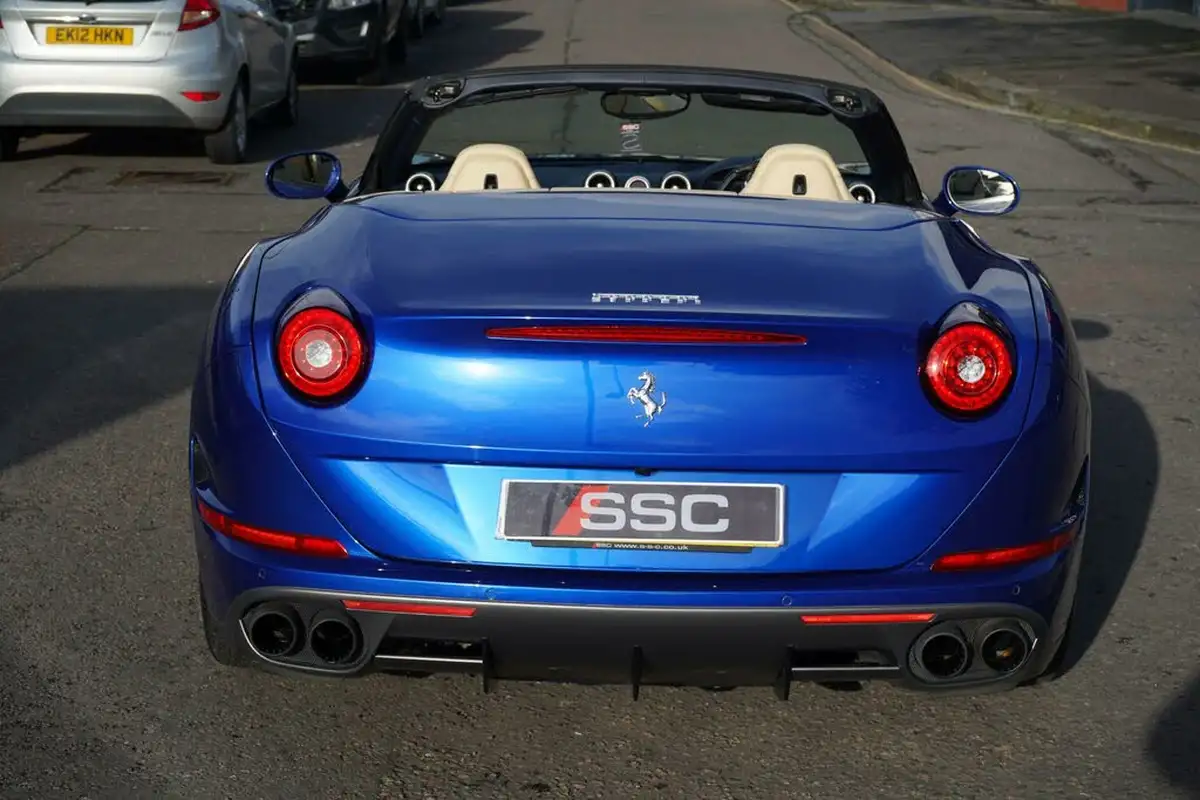2017-ferrari-california-39-t-big-8